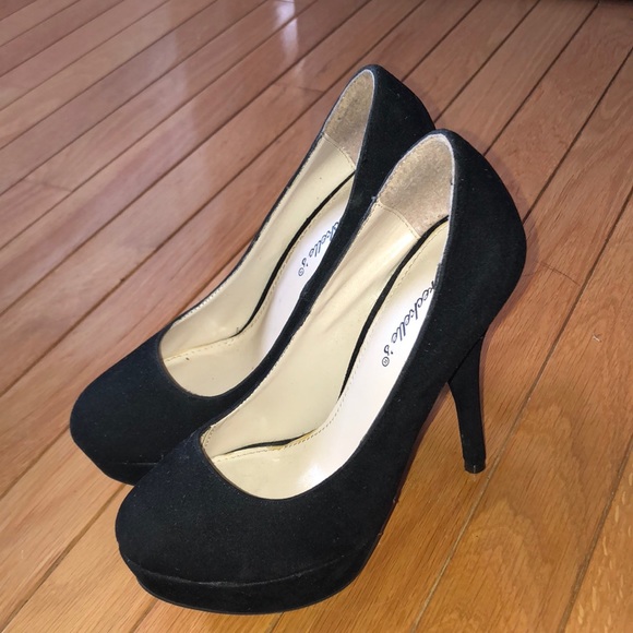 Shoes - Picture 2 of 3